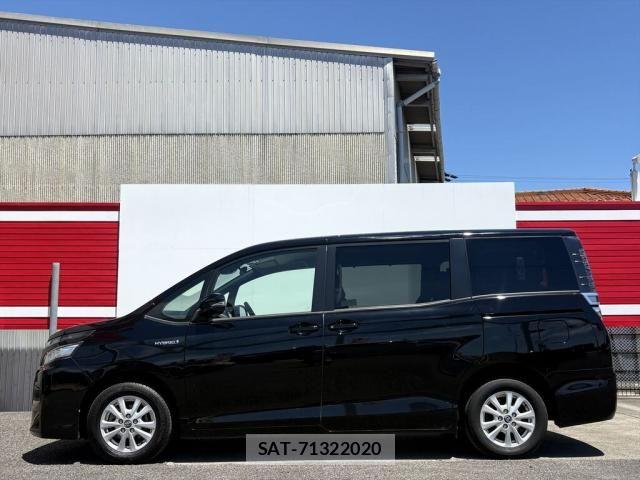 Toyota VOXY HYBRID 2018-02 7394502-4