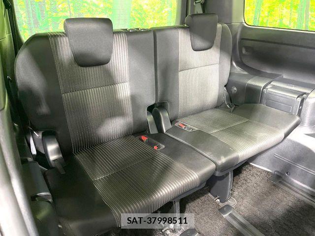 Toyota VOXY HYBRID 2020-07 7394826-11