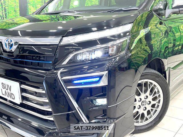 Toyota VOXY HYBRID 2020-07 7394826-14
