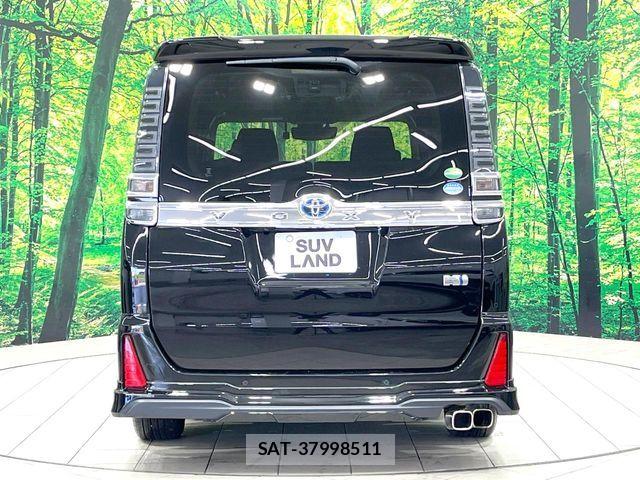 Toyota VOXY HYBRID 2020-07 7394826-17