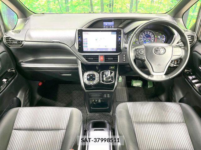 Toyota VOXY HYBRID 2020-07 7394826-1