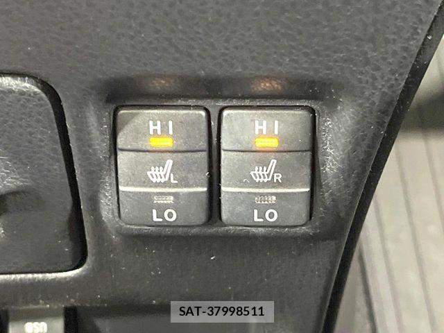Toyota VOXY HYBRID 2020-07 7394826-8
