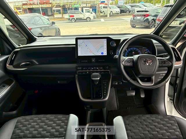 Toyota VOXY HYBRID 2022-09 7390995-8
