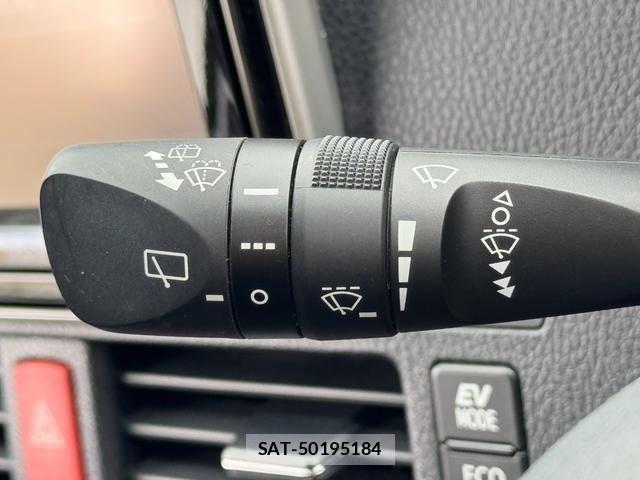 Toyota VOXY HYBRID 2014-05 7394833-14