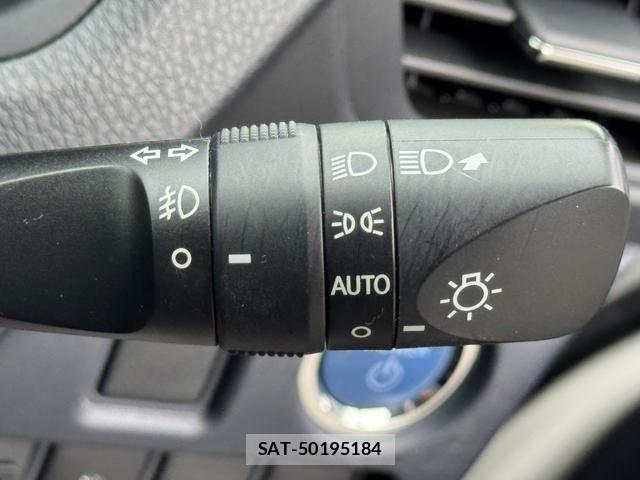 Toyota VOXY HYBRID 2014-05 7394833-15