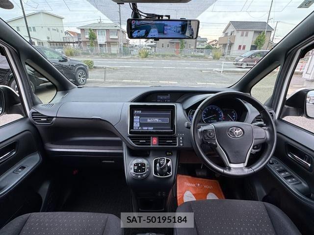 Toyota VOXY HYBRID 2014-05 7394833-1