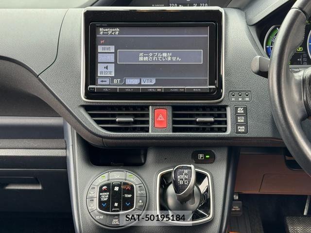 Toyota VOXY HYBRID 2014-05 7394833-19