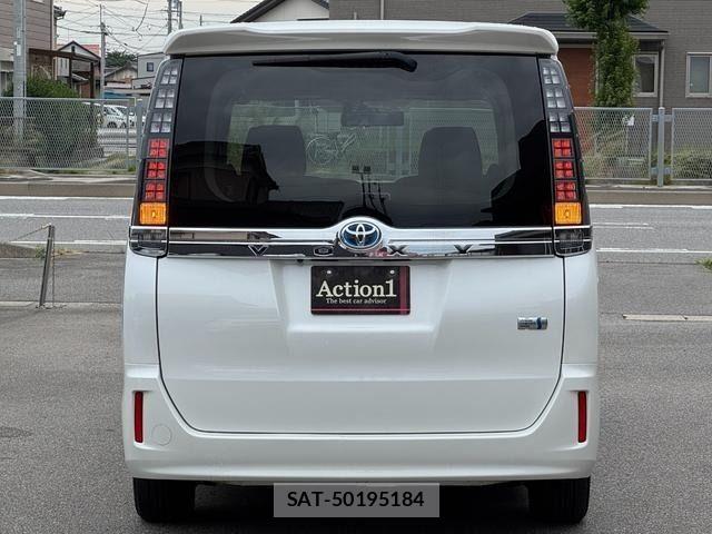 Toyota VOXY HYBRID 2014-05 7394833-4
