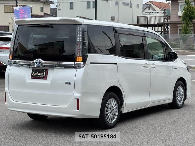 Toyota VOXY HYBRID 2014-05 7394833-5