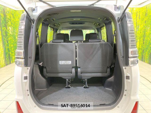 Toyota VOXY HYBRID 2020-09 7394832-10