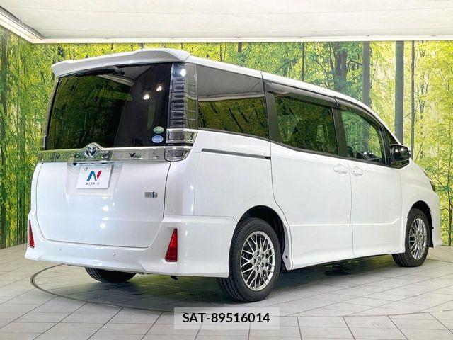 Toyota VOXY HYBRID 2020-09 7394832-17