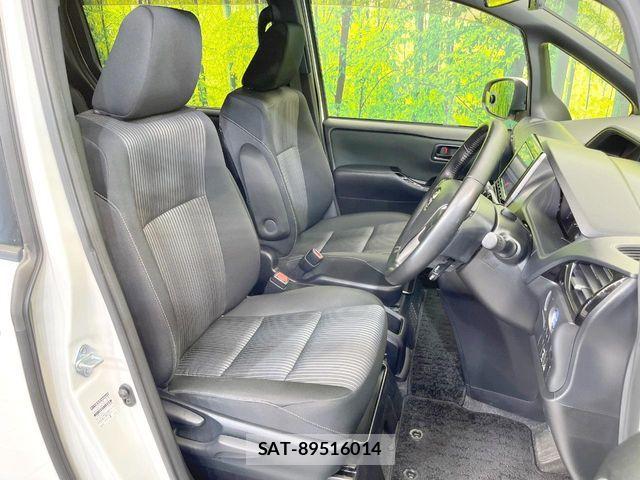 Toyota VOXY HYBRID 2020-09 7394832-7