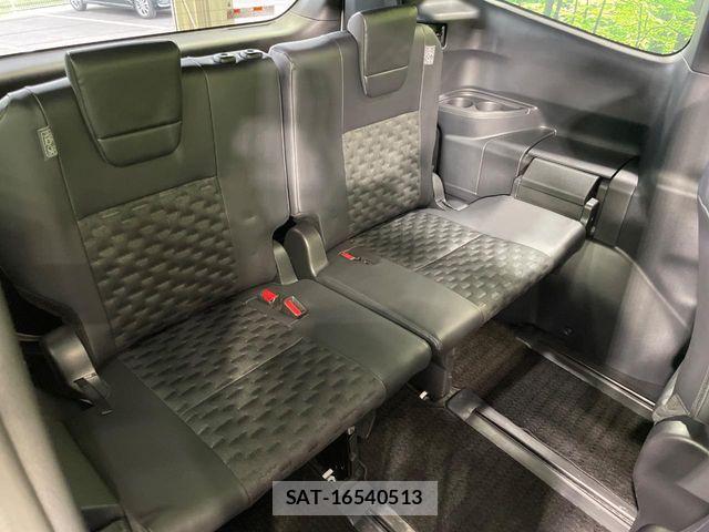 Toyota VOXY HYBRID 2022-10 7394797-9