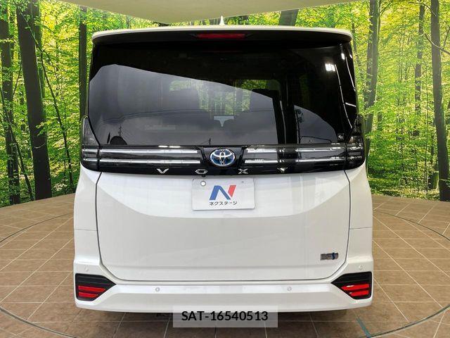 Toyota VOXY HYBRID 2022-10 7394797-15