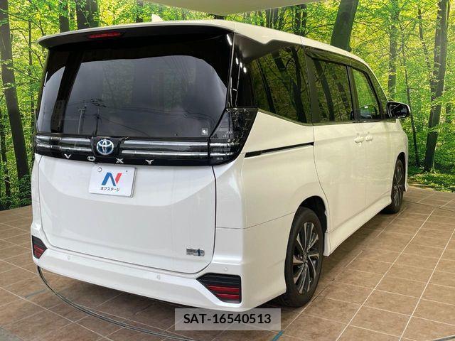 Toyota VOXY HYBRID 2022-10 7394797-17