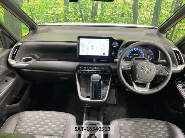 Toyota VOXY HYBRID 2022-10 7394797-1