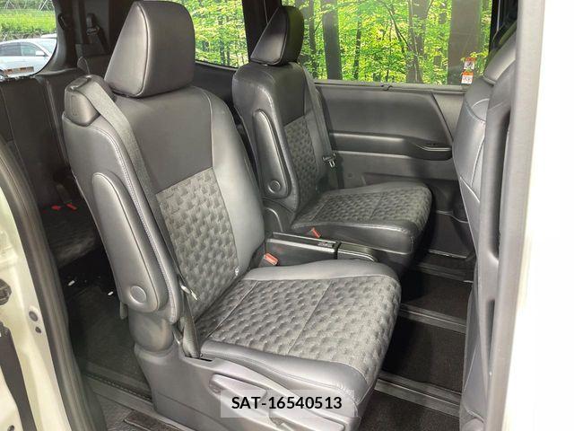 Toyota VOXY HYBRID 2022-10 7394797-8