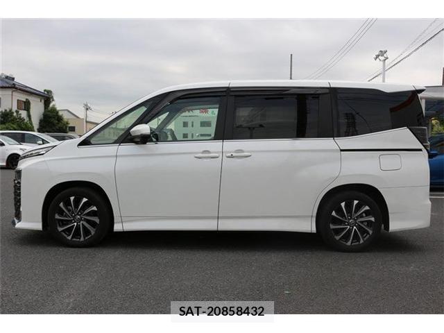 Toyota VOXY HYBRID 2023-06 7394824-11