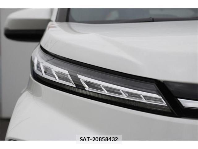 Toyota VOXY HYBRID 2023-06 7394824-12