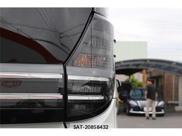 Toyota VOXY HYBRID 2023-06 7394824-13