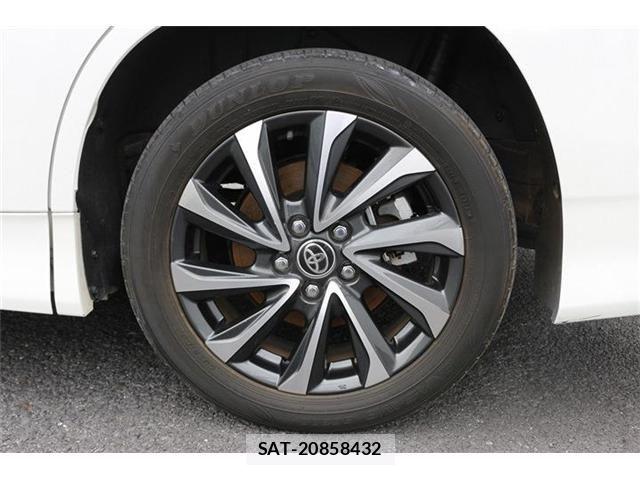Toyota VOXY HYBRID 2023-06 7394824-14