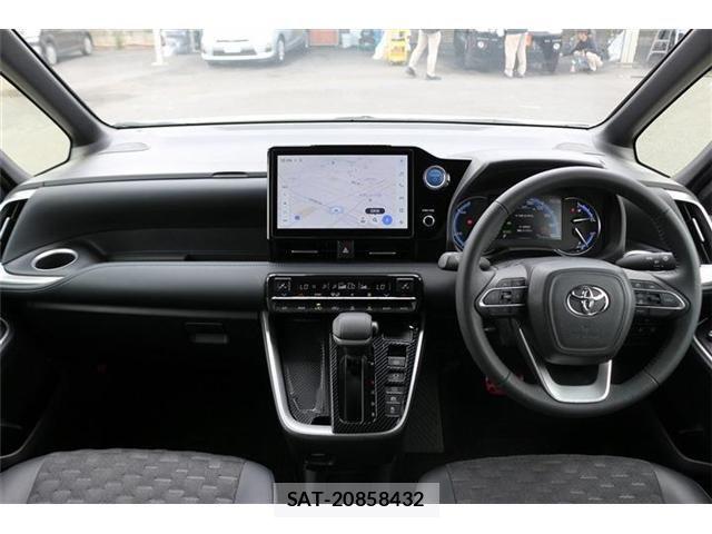 Toyota VOXY HYBRID 2023-06 7394824-18