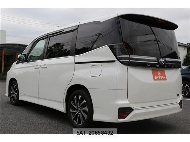 Toyota VOXY HYBRID 2023-06 7394824-24