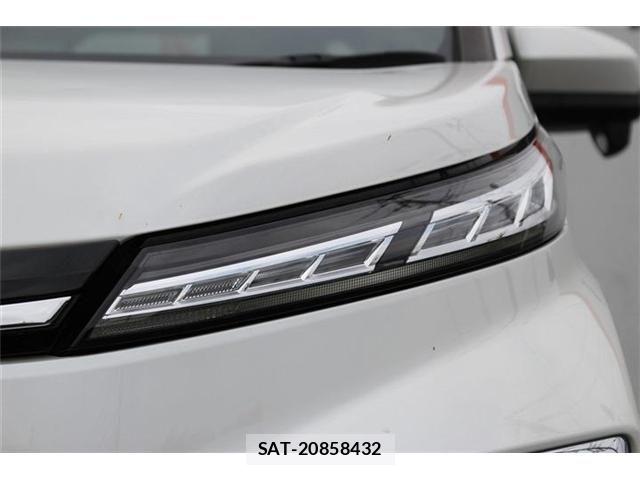 Toyota VOXY HYBRID 2023-06 7394824-26