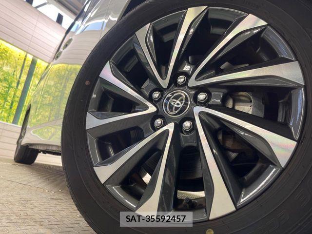 Toyota VOXY HYBRID 2023-06 7394811-12