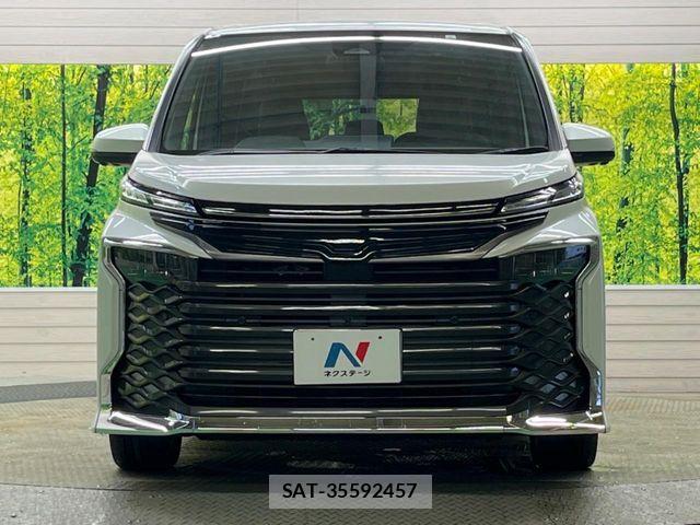 Toyota VOXY HYBRID 2023-06 7394811-13