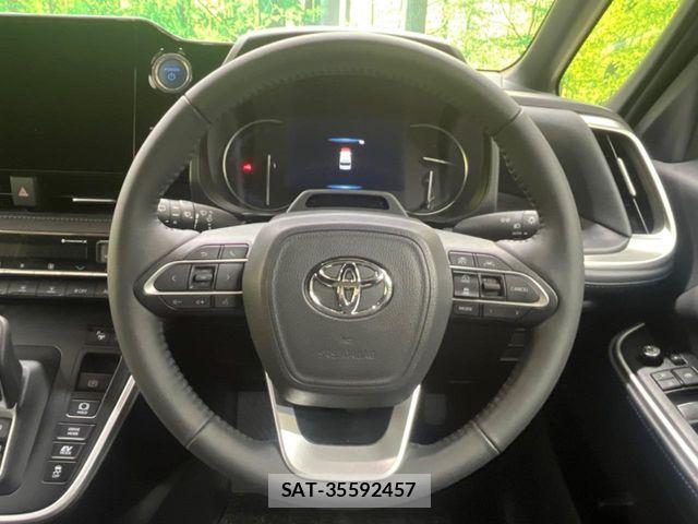 Toyota VOXY HYBRID 2023-06 7394811-5