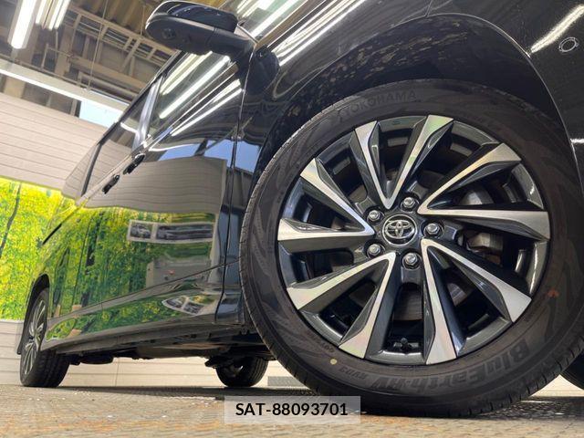 Toyota VOXY HYBRID 2024-03 7394823-12