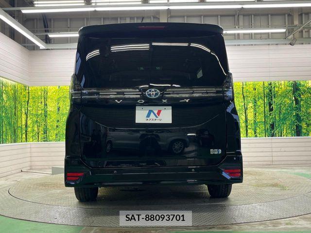 Toyota VOXY HYBRID 2024-03 7394823-14