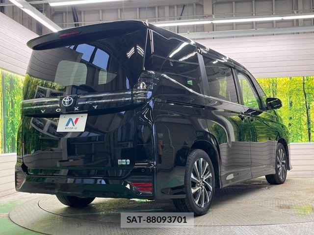 Toyota VOXY HYBRID 2024-03 7394823-16