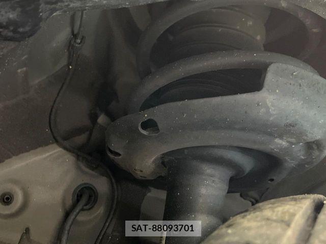 Toyota VOXY HYBRID 2024-03 7394823-18