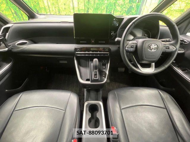 Toyota VOXY HYBRID 2024-03 7394823-1