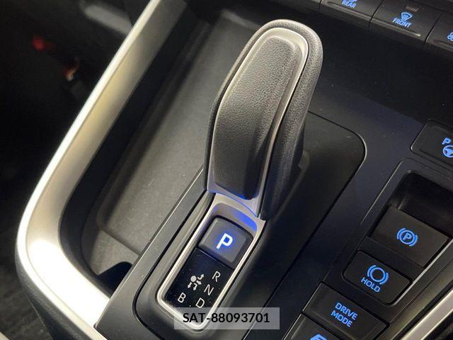 Toyota VOXY HYBRID 2024-03 7394823-19