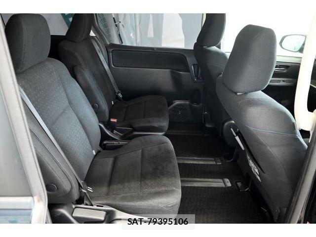 Toyota VOXY HYBRID 2014-05 7394838-10