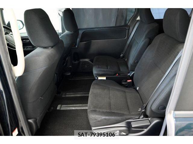 Toyota VOXY HYBRID 2014-05 7394838-12