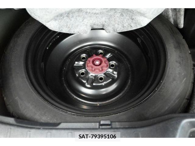 Toyota VOXY HYBRID 2014-05 7394838-15