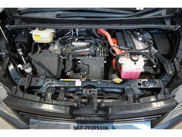 Toyota VOXY HYBRID 2014-05 7394838-17