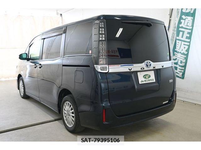 Toyota VOXY HYBRID 2014-05 7394838-2