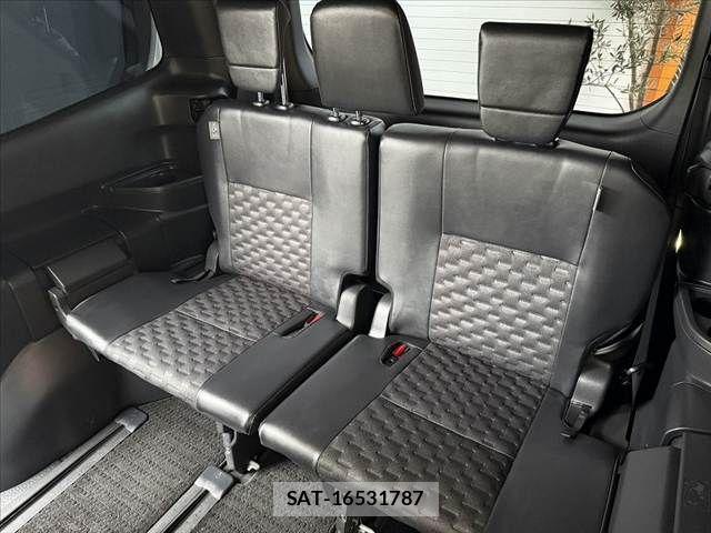 Toyota VOXY HYBRID 2022-04 7458792-20