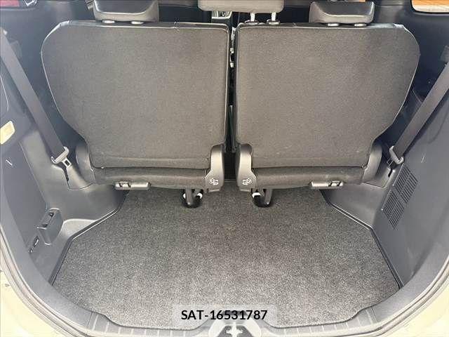 Toyota VOXY HYBRID 2022-04 7458792-21
