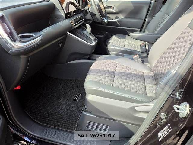 Toyota VOXY HYBRID 2024-11 7458775-16