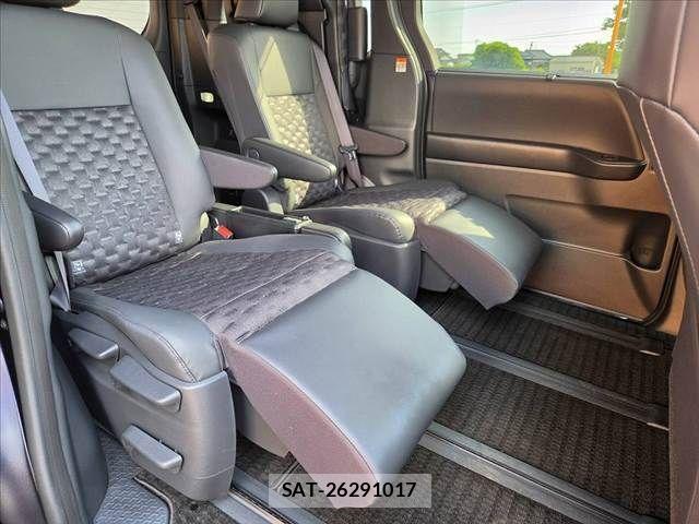 Toyota VOXY HYBRID 2024-11 7458775-19