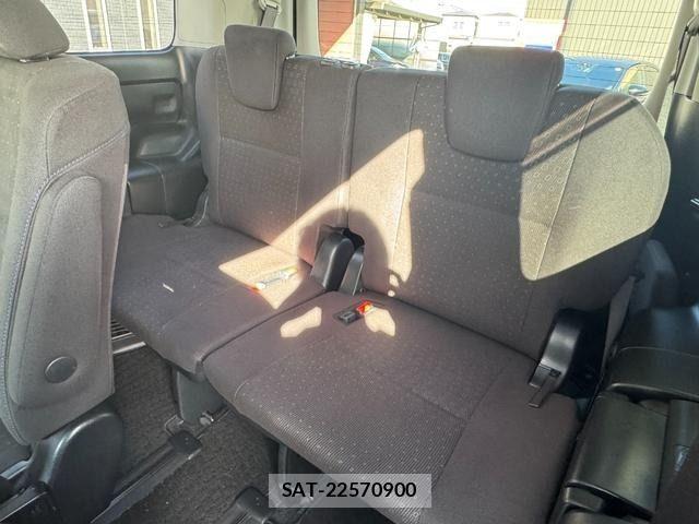 Toyota VOXY HYBRID 2015-08 7458804-10