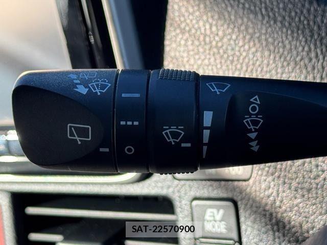 Toyota VOXY HYBRID 2015-08 7458804-15