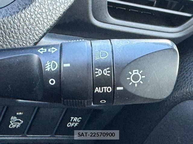 Toyota VOXY HYBRID 2015-08 7458804-16