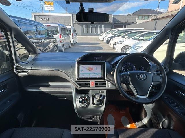 Toyota VOXY HYBRID 2015-08 7458804-1